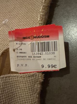 Sandalias planas con flores