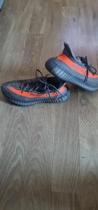 Zapatillas Adidas Grises y Naranja