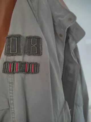 Cazadora verde Bershka