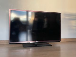 Televisor Philips SQ552 de 37 pulgadas.