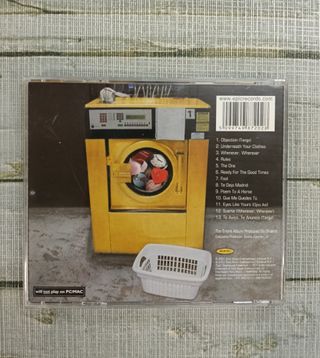 CD de Shakira Laundry Service Perfecto Estado