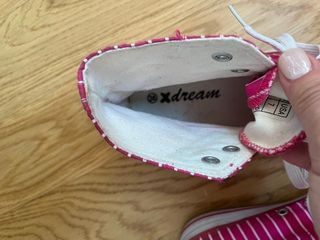 Scarpe da ginnastica righe fucsia e bianche