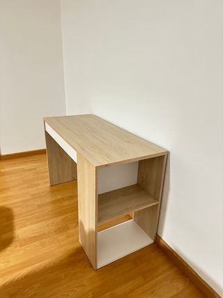 Escritorio moderno madera y blanco