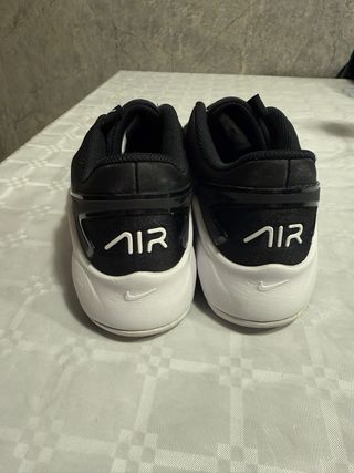 Zapatillas Nike Air Max Bolt Negras y Blancas