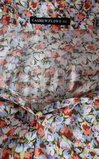 Blusa floral talla 46 sin estrenar