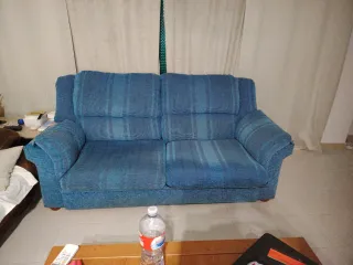 Sofá azul de tela