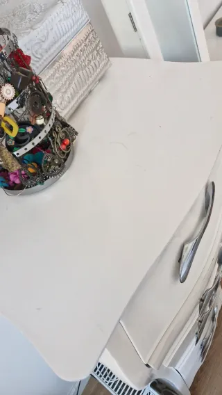 Conjunto Cómodas y Espejo pared