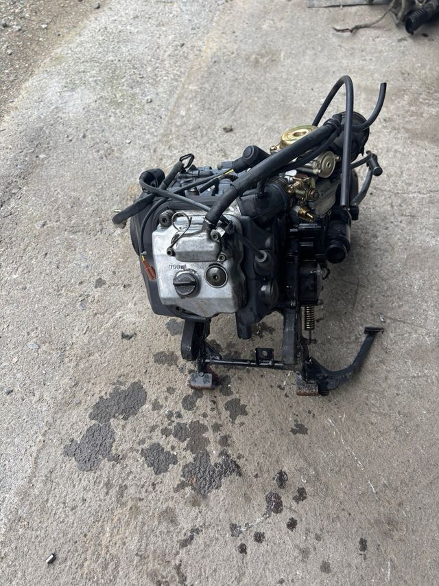 Motor Suzuki AN 150 CC