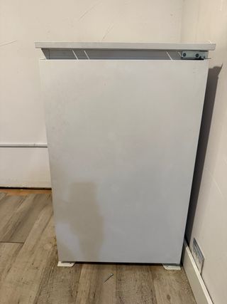 Nevera pequeña integrable IKEA LOGAN