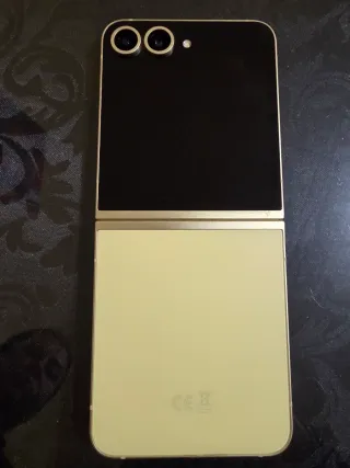 Samsung Galaxy Z Flip 6 Negro/Dorado