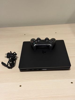 PS4 Slim 825GB Negra