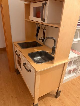 Cocina de juguete IKEA y accesorios