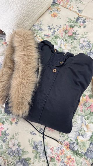 Parka Zara azul Talla M con capucha