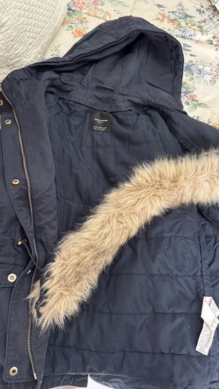 Parka Zara azul Talla M con capucha