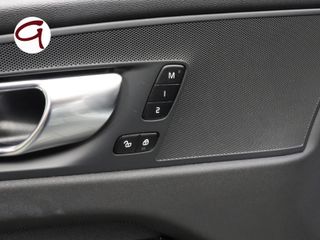 Volvo XC60 T6 Recharge R-Design AWD Auto 250 kW (340 CV)