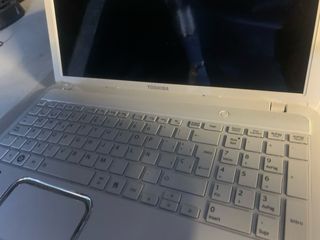 Toshiba Satellite Portátil Blanco