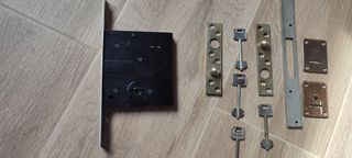 Cerradura Cisa con 4 llaves