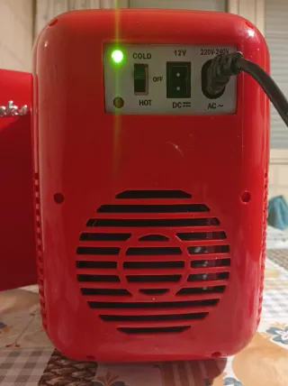 Mini Nevera Portátil Roja