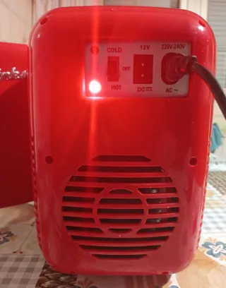 Mini Nevera Portátil Roja
