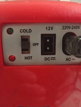 Mini Nevera Portátil Roja