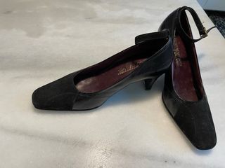 Zapatos negros tacón bajo