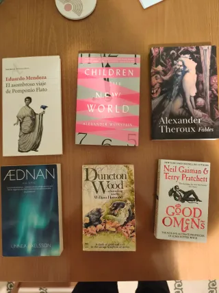 Varios libros en inglés, español y catalán