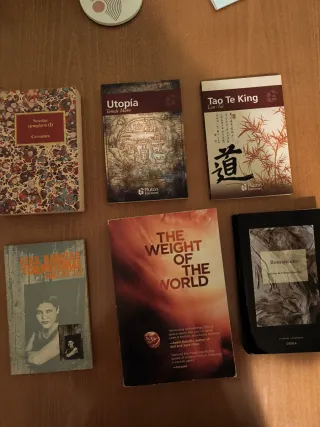 Varios libros en inglés, español y catalán