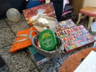 Libros y muñeca infantil