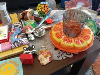 Libros y muñeca infantil