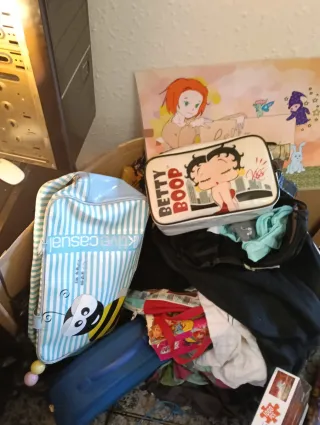 Libros y muñeca infantil