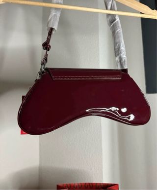 Bolso Diesel charol burdeos