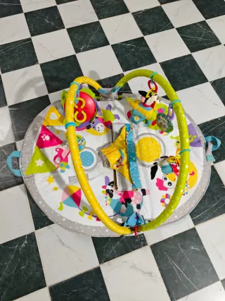 Gimnasio para bebé con balancín