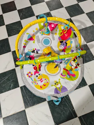 Gimnasio para bebé con balancín