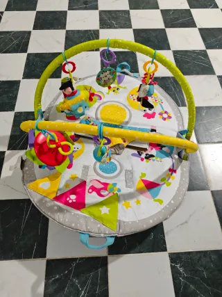 Gimnasio para bebé con balancín