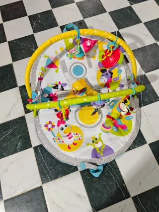 Gimnasio para bebé con balancín