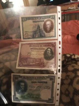 Billetes españoles antiguos: 25, 50 y 100 Pesetas