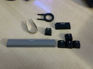 Teclado Mecánico AJAZZ AK871 Negro/Rojo + keycaps