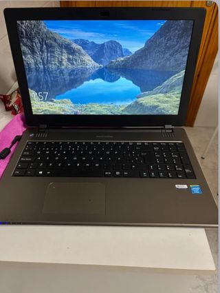 Portátil Microstar con cargador