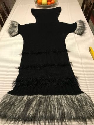 Abito nero con pelliccia