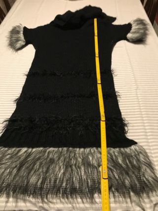 Abito nero con pelliccia