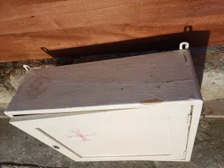 Antiguo botiquín enfermería cruz roja