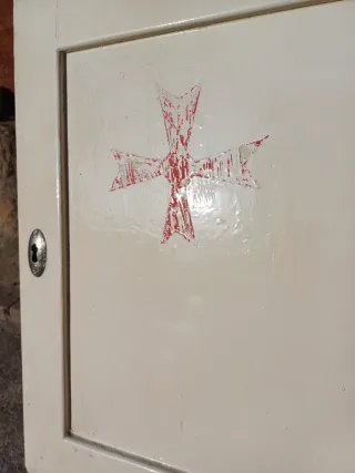 Antiguo botiquín enfermería cruz roja