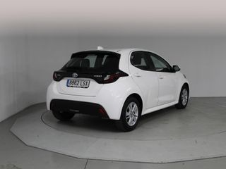 Toyota Yaris 1.5 120H Business Plus