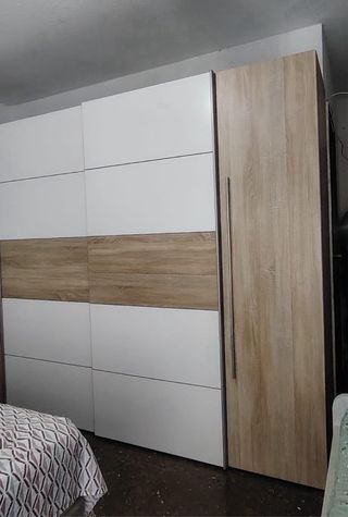 Mesita Noche Negra y Madera con Mimbre