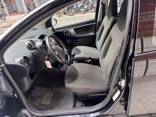 Toyota Aygo 1.0 70 x-play