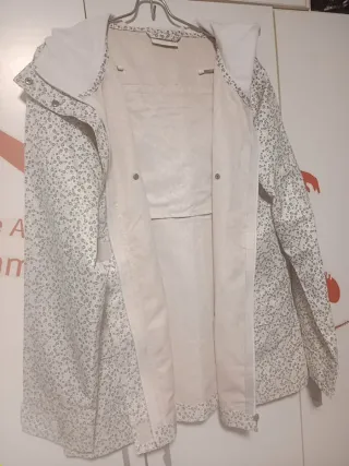 Chubasquero estampado floral