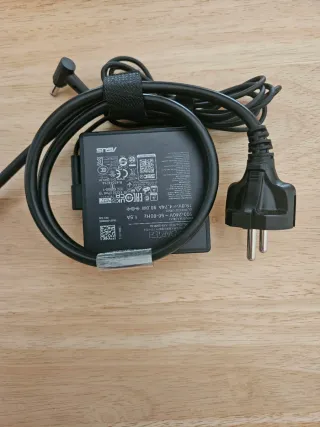 All in One ASUS 23.8 Plata y blanco