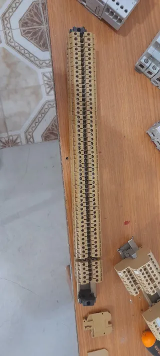 Morsetti per guida din g 4mm