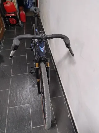 Bicicleta Gravel VITORIA Azul