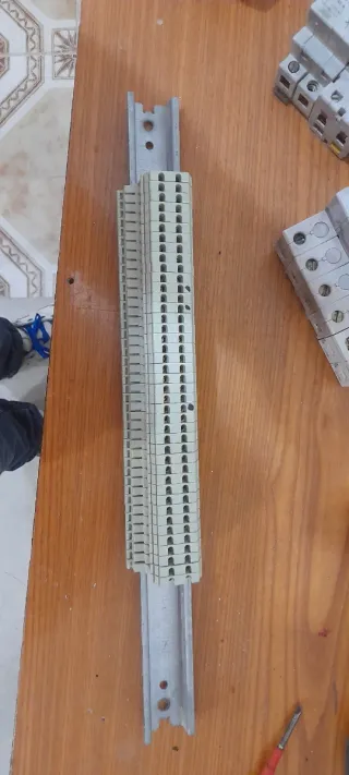 Morsetti per guida din 35a 4mm2